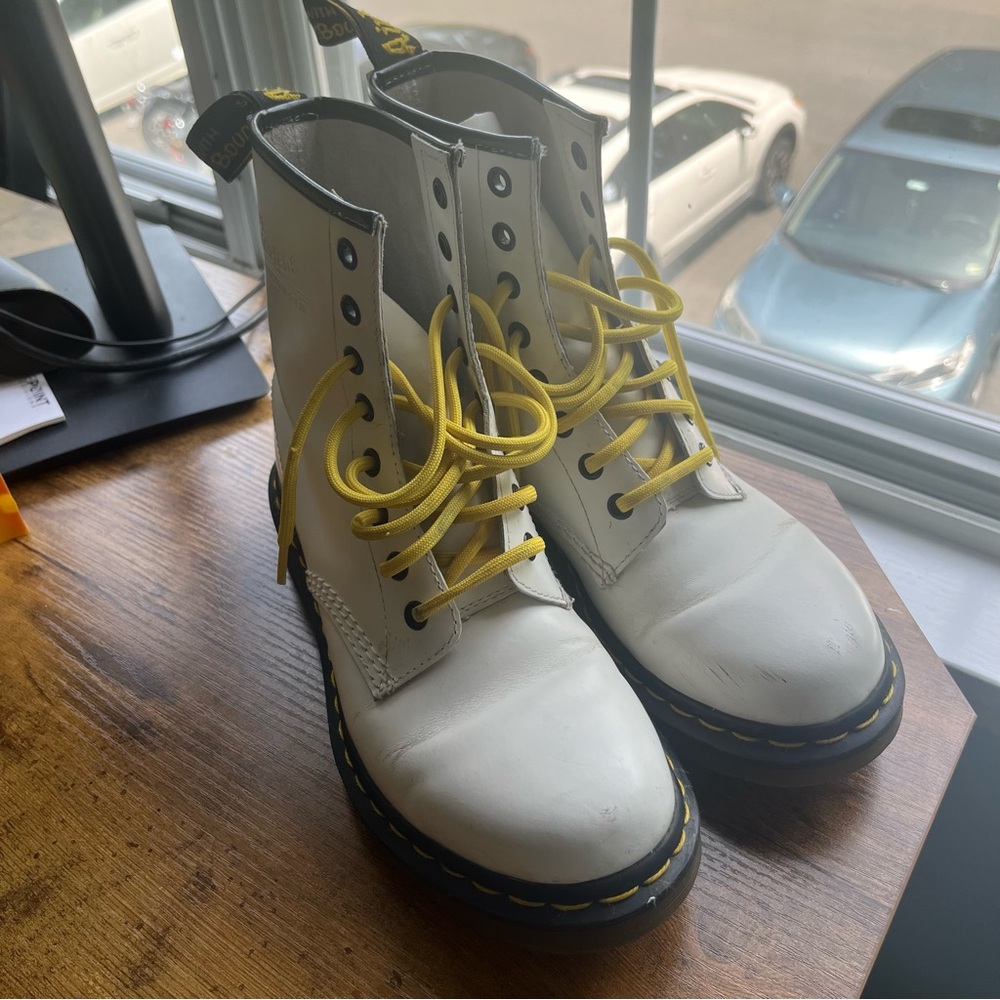 Dr. Martens 1460 smooth in white (yellow stitching and laces)